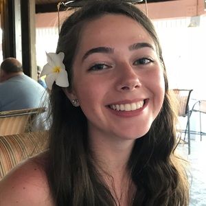 Meet your Posher, Hali